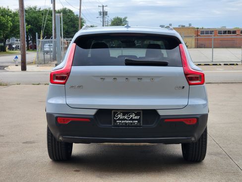 Used 2026 Volvo XC40 B5 Plus w/ Protection Package Premier AWD/4WD image 4