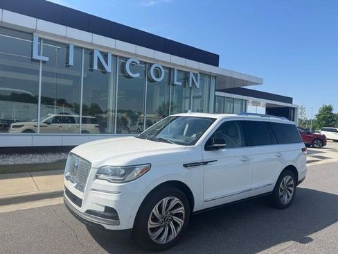 Used 2023 Lincoln Navigator Reserve AWD/4WD image 1