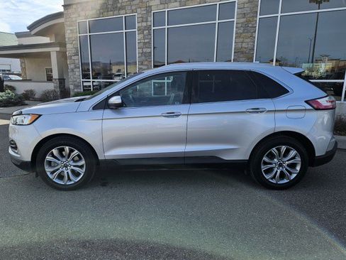 Used 2019 Ford Edge Titanium image 2