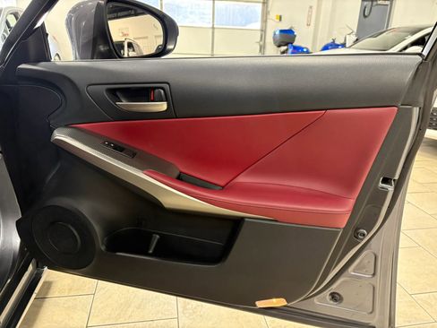 Used 2018 Lexus IS 300 AWD image 34