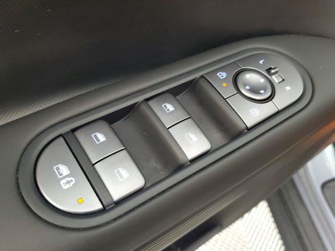 Used 2025 Hyundai Ioniq 5 SE RWD image 19