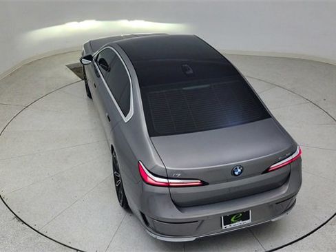 Used 2025 BMW i7 eDrive50 image 84