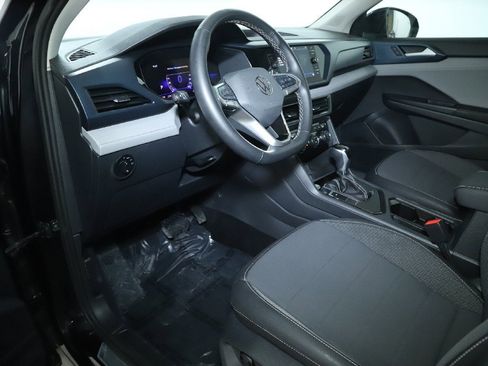 Used 2024 Volkswagen Taos SE image 17