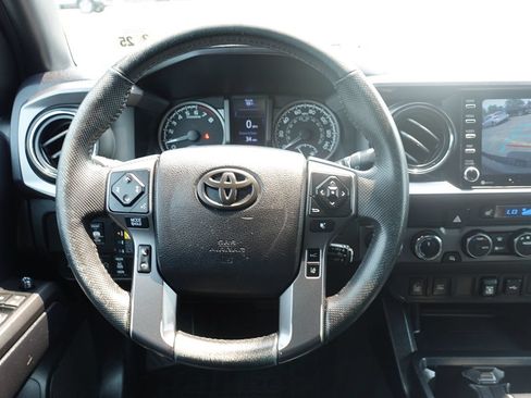 Used 2020 Toyota Tacoma TRD Off-Road AWD/4WD image 45