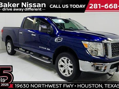 Used 2017 Nissan Titan SV RWD image 1
