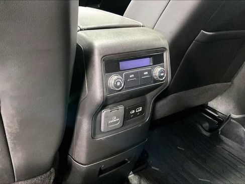 Used 2022 GMC Acadia SLT w/ Elevation Edition FWD image 12