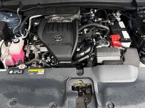 Used 2024 Toyota Grand Highlander AWD image 10