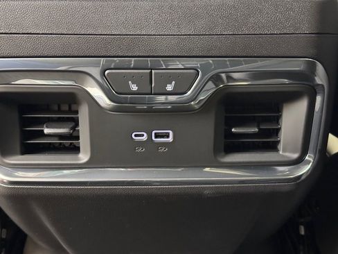 New 2026 GMC Sierra 1500 SLT w/ SLT Premium Package image 17