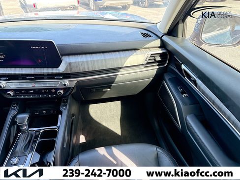 Used 2023 Kia Telluride EX w/ EX Captain's Chair Package image 18