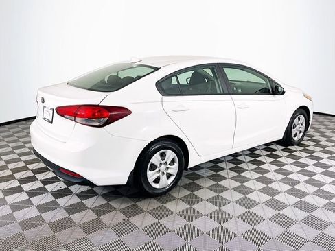 Used 2017 Kia Forte LX FWD image 8