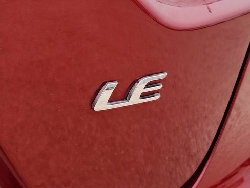 Used 2022 Toyota Corolla LE FWD image 9