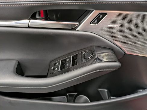 Used 2022 MAZDA MAZDA3 s image 9