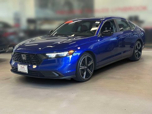 Used 2023 Honda Accord Sport image 3
