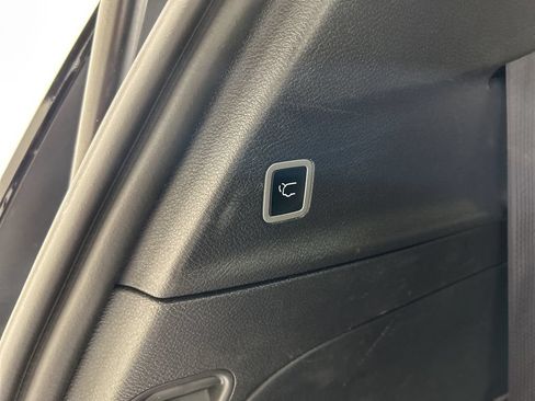Used 2025 Chrysler Pacifica Select FWD image 30