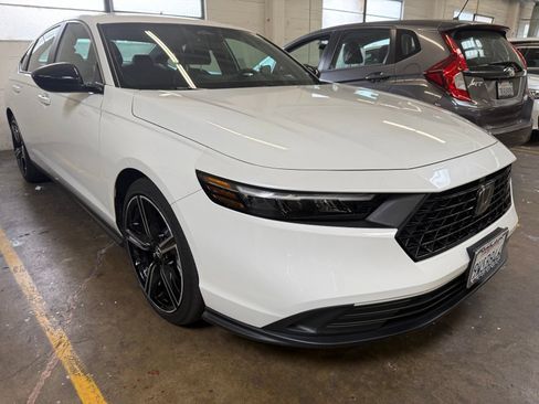 Used 2025 Honda Accord Sport image 27
