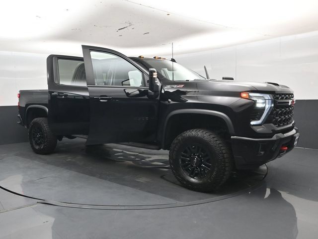 Used 2024 Chevrolet Silverado 2500 ZR2 w/ Technology Package AWD/4WD image 61