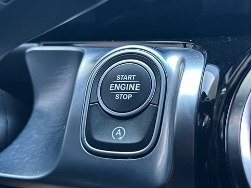 Used 2021 Mercedes-Benz GLB 250 4MATIC image 26