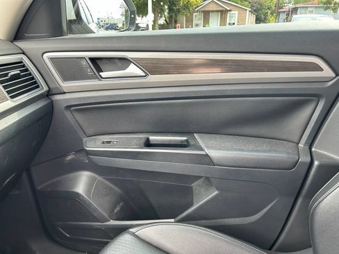 Used 2019 Volkswagen Atlas SE FWD image 17