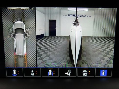 Used 2024 GMC Yukon AT4 image 21