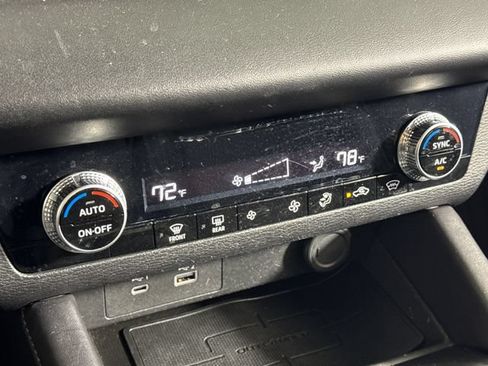 Used 2024 Mitsubishi Outlander ES AWD/4WD image 34