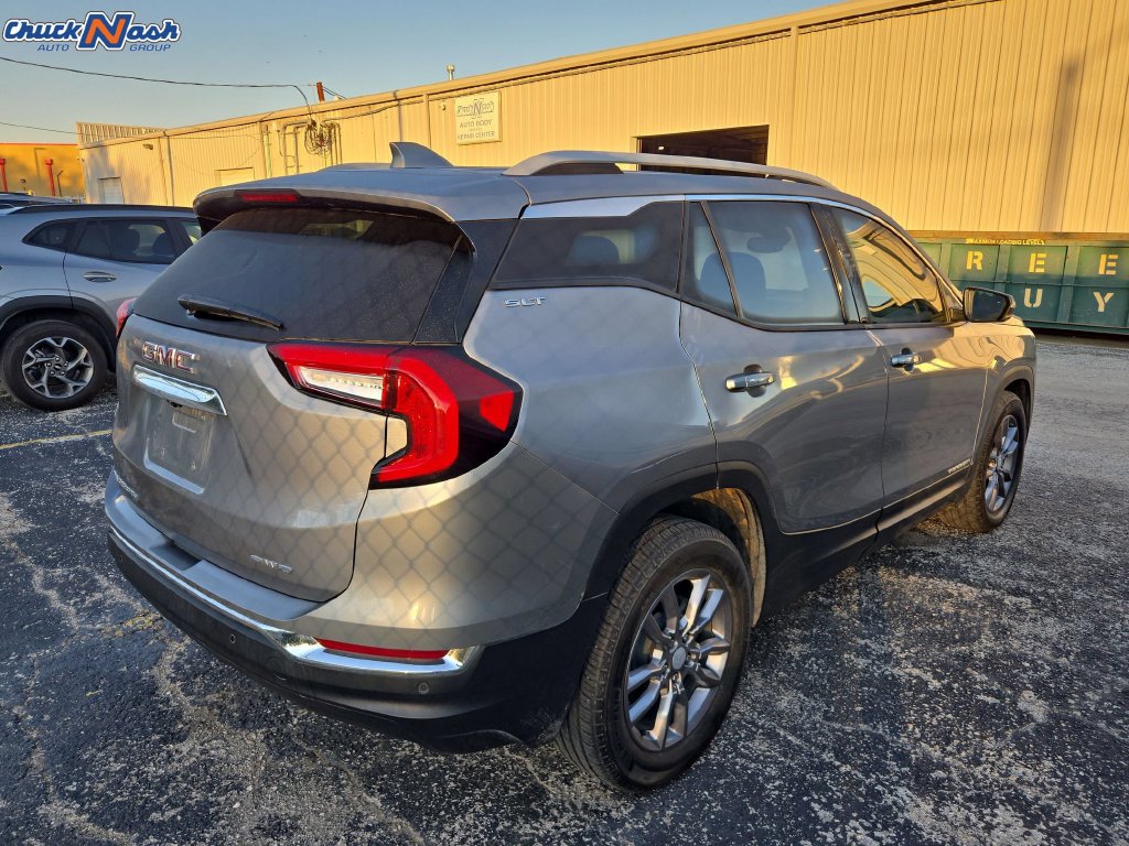 Used 2024 GMC Terrain SLT AWD/4WD image 6