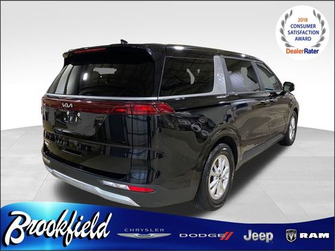 Used 2023 Kia Carnival LX image 8