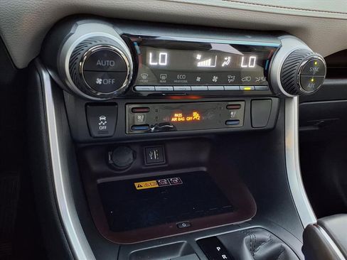 Used 2024 Toyota RAV4 Limited image 20