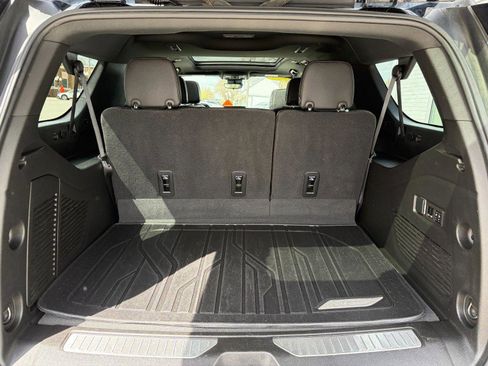 Used 2023 Chevrolet Suburban High Country AWD/4WD image 26