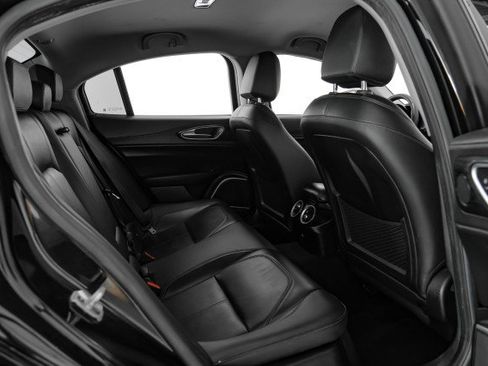 Used 2019 Alfa Romeo Giulia w/ Quick Order Package 22K Sport image 32