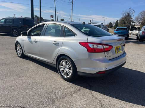 Used 2012 Ford Focus SEL image 2