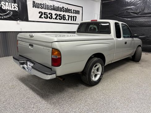 Used 2000 Toyota Tacoma 2WD Xtracab w/ SR5 Pkg image 3