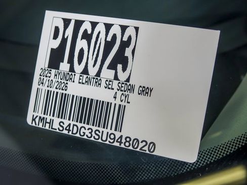 Used 2025 Hyundai Elantra SEL image 34