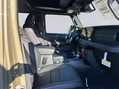 New 2025 Jeep Wrangler Unlimited Rubicon 392 image 17