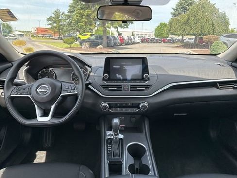 Certified 2022 Nissan Altima 2.5 SV FWD image 13