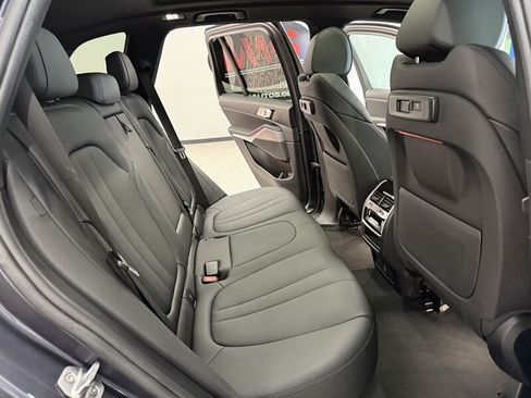 Used 2019 BMW X5 xDrive40i w/ Convenience Package AWD/4WD image 54