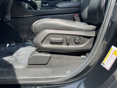 Used 2025 Honda Pilot Elite image 14