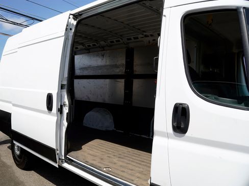 Used 2022 RAM ProMaster 3500 w/ Convenience Group FWD image 13