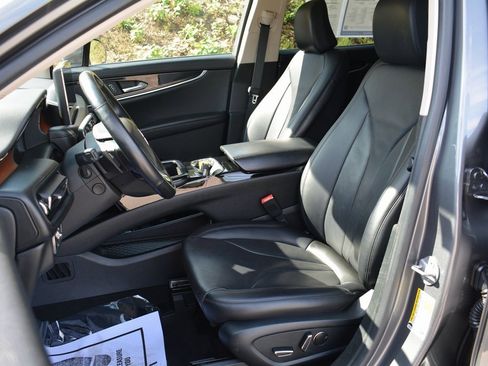 Used 2022 Lincoln Nautilus Reserve w/ Cargo Utility Package image 11