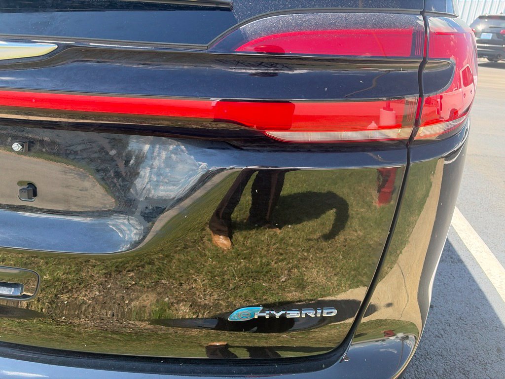 Used 2022 Chrysler Pacifica Limited FWD image 13