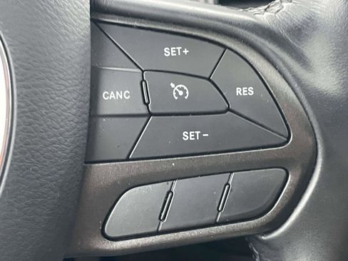 Used 2022 Dodge Charger SXT w/ Blacktop Package image 13