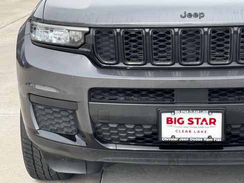 Used 2023 Jeep Grand Cherokee L Altitude image 6