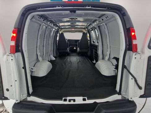 New 2025 GMC Savana 2500 w/ Driver Convenience Package image 19