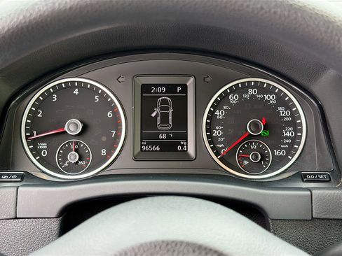 Used 2017 Volkswagen Tiguan Limited image 34