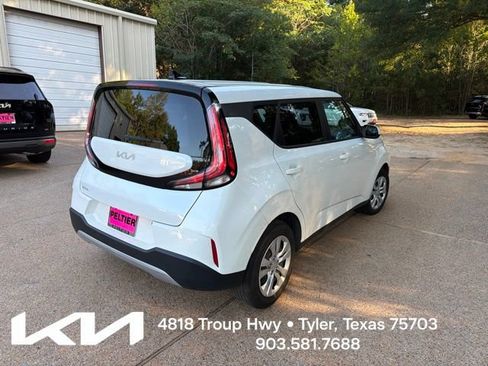 Certified 2024 Kia Soul LX FWD image 9
