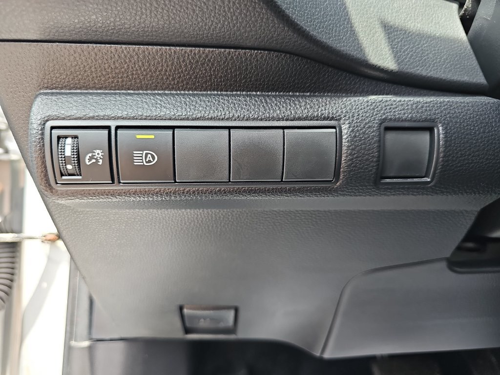 Used 2022 Toyota Corolla SE w/ Carpet Mat Package (TMS) FWD image 31