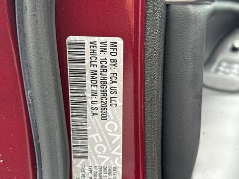 Used 2024 Jeep Grand Cherokee Limited w/ Luxury Tech Group II image 40