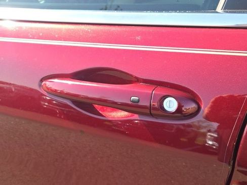 Used 2019 Jeep Cherokee Limited FWD image 22