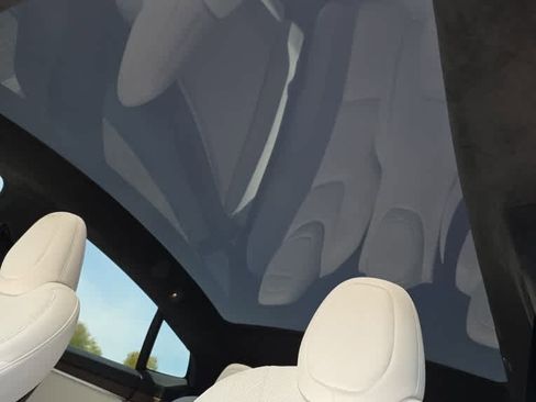 Used 2022 Tesla Model S AWD/4WD image 8