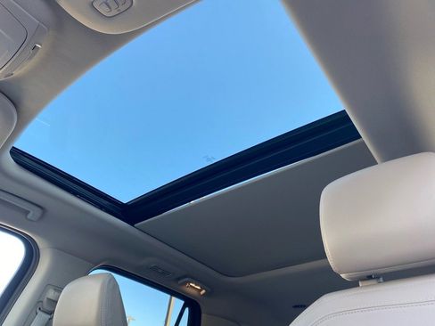 Used 2024 Ford Expedition Limited image 24