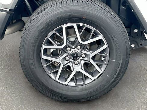 Used 2025 Jeep Wrangler Unlimited Sahara AWD/4WD image 29